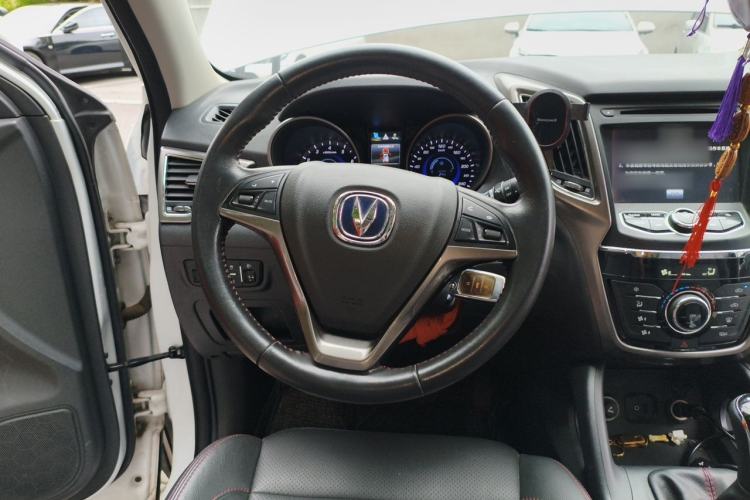 Used CHANGAN CS75 2014 2.0L Manual Luxury Version China IV Standard Steering Wheel