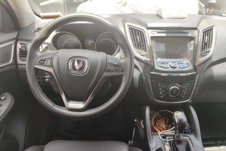 Used CHANGAN CS75 2014 1.8T Automatic Elite Model China IV Standard Steering Wheel