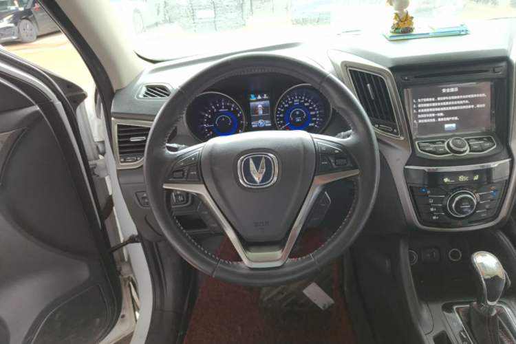 Used CHANGAN CS75 2014 1.8T Automatic Elite Model China IV Standard Steering Wheel