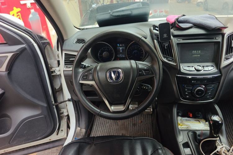 Used CHANGAN CS75 2014 2.0L Manual Luxury Version China IV Standard Steering Wheel