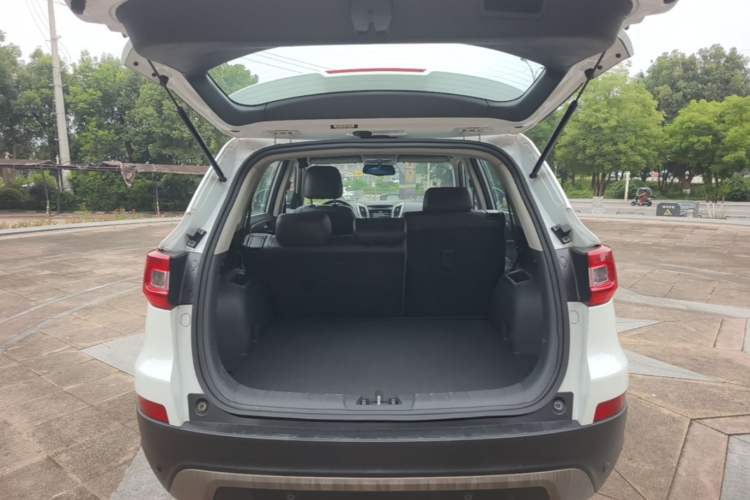 Used CHANGAN CS75 2014 1.8T Automatic Elite Model China IV Standard Trunk