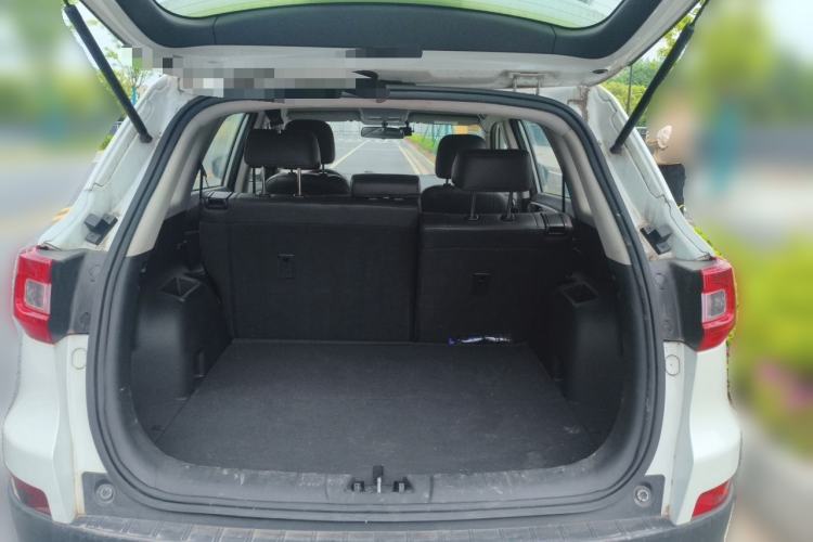 Used CHANGAN CS75 2014 2.0L Manual Luxury Version China IV Standard Trunk