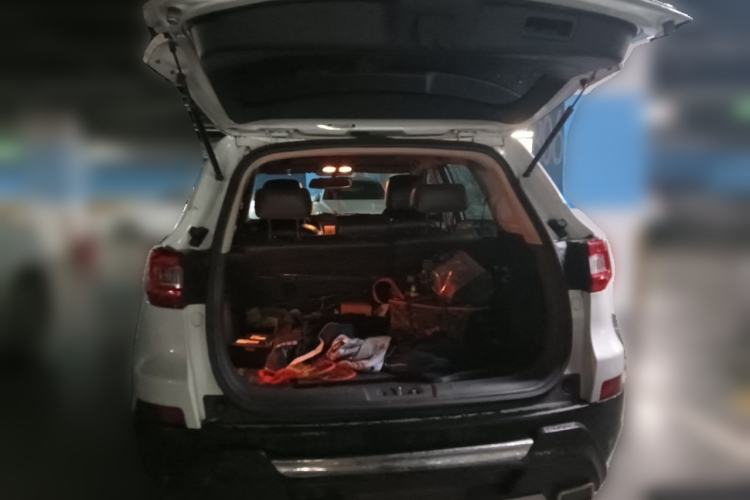 Used CHANGAN CS75 2014 2.0L Manual Luxury Version China IV Standard Trunk