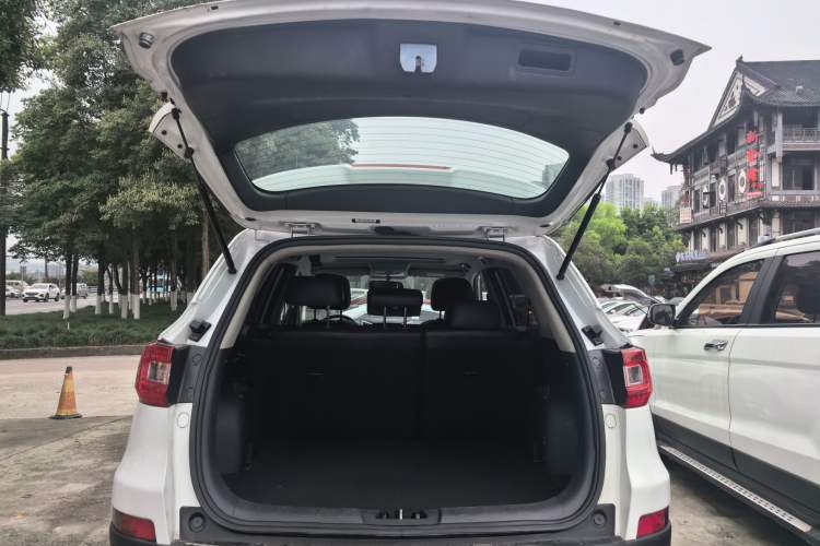 Used CHANGAN CS75 2014 1.8T Automatic Elite Model China IV Standard Trunk