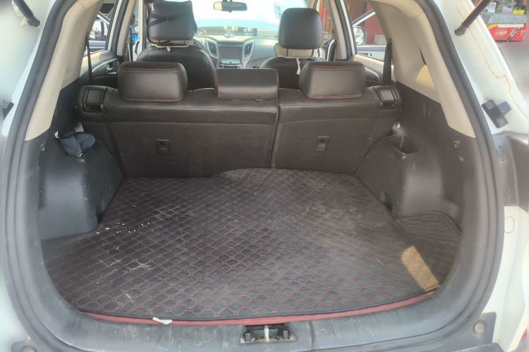 Used CHANGAN CS75 2014 2.0L Manual Luxury Version China IV Standard Trunk