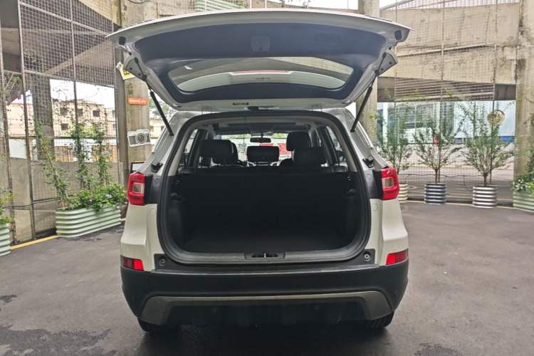 Used CHANGAN CS75 2014 1.8T Automatic Elite Model China IV Standard Trunk