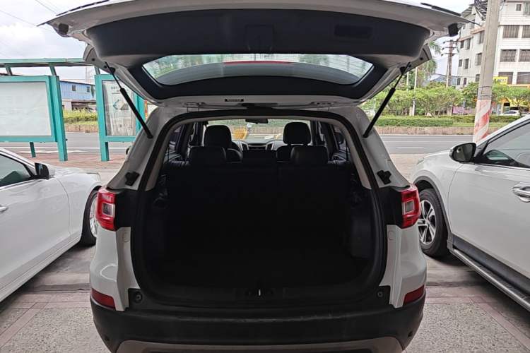 Used CHANGAN CS75 2014 1.8T Automatic Elite Model China IV Standard Trunk