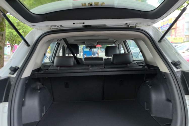 Used CHANGAN CS75 2014 2.0L Manual Luxury Version China IV Standard Trunk