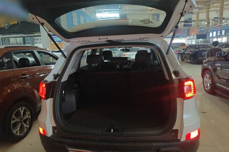 Used CHANGAN CS75 2014 1.8T Automatic Elite Model China IV Standard Trunk
