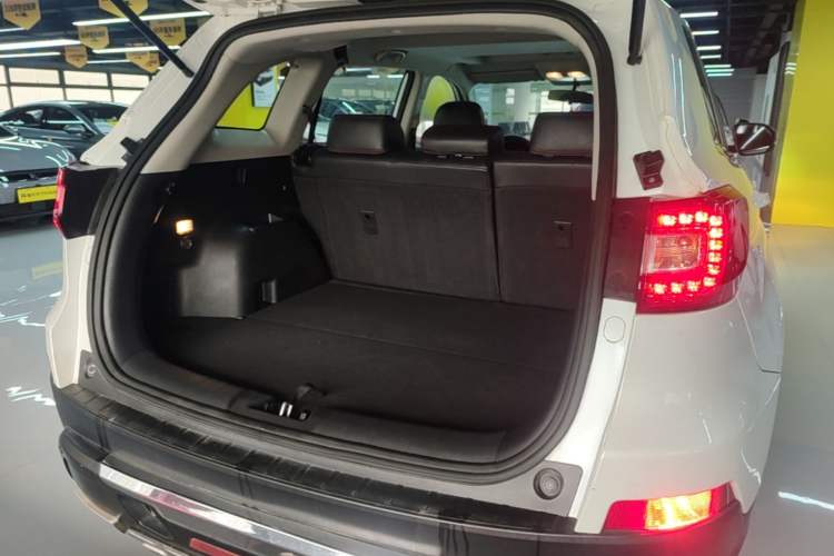 Used CHANGAN CS75 2014 1.8T Automatic Elite Model China IV Standard Trunk