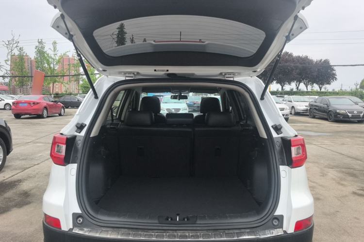 Used CHANGAN CS75 2014 1.8T Automatic Elite Model China IV Standard Trunk