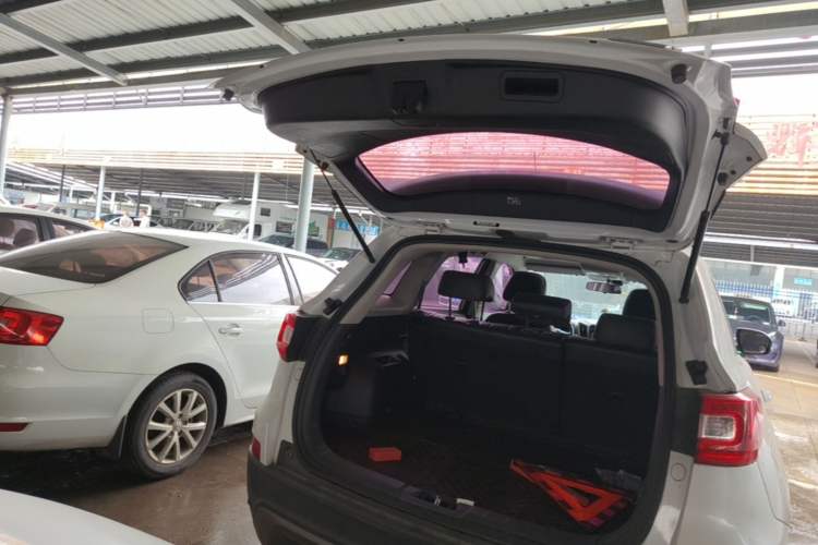 Used CHANGAN CS75 2014 1.8T Automatic Elite Model China IV Standard Trunk