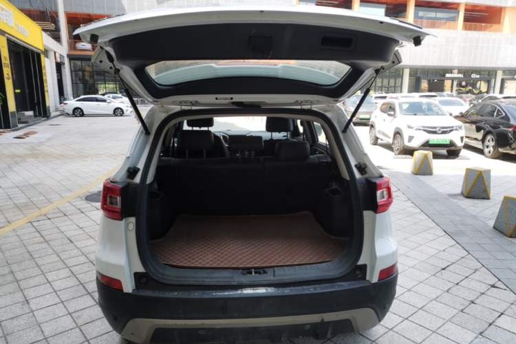 Used CHANGAN CS75 2014 1.8T Automatic Elite Model China IV Standard Trunk