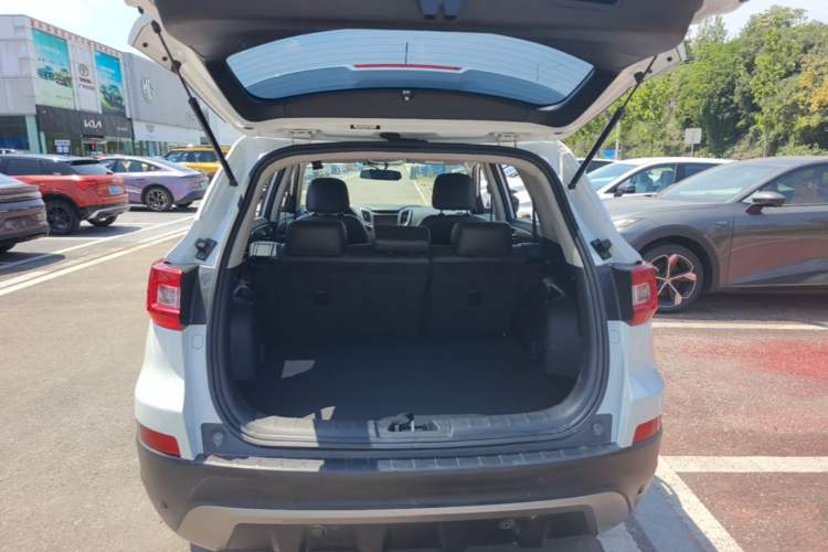 Used CHANGAN CS75 2014 1.8T Automatic Elite Model China IV Standard Trunk