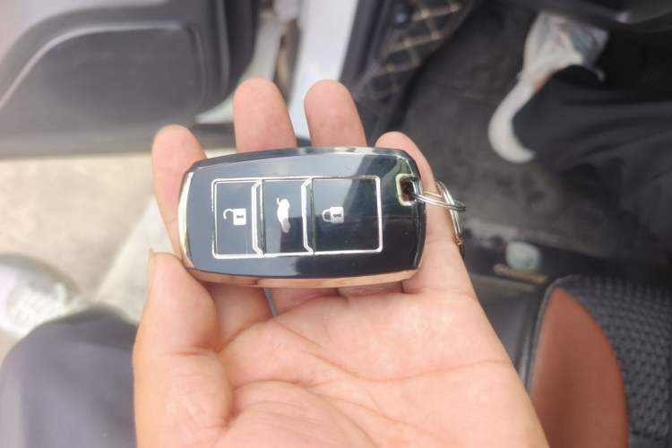 Used CHANGAN CS75 2014 2.0L Manual Leading Version China IV Standard Vehicle Key