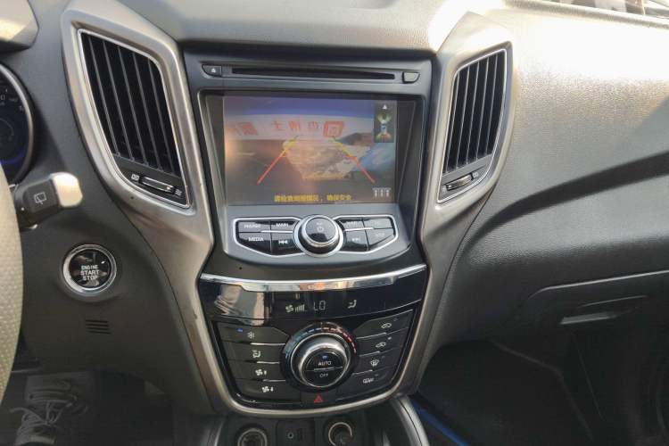 Used CHANGAN CS75 2014 1.8T Automatic Elite Model China IV Standard Audio And AC Panel