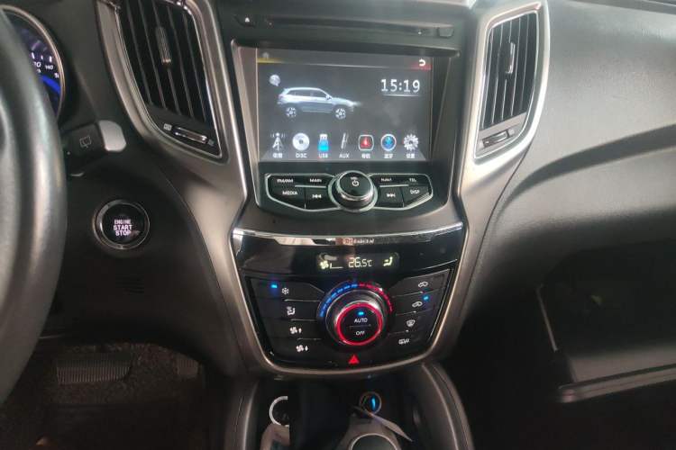 Used CHANGAN CS75 2014 1.8T Automatic Elite Version China V Standard Audio And AC Panel