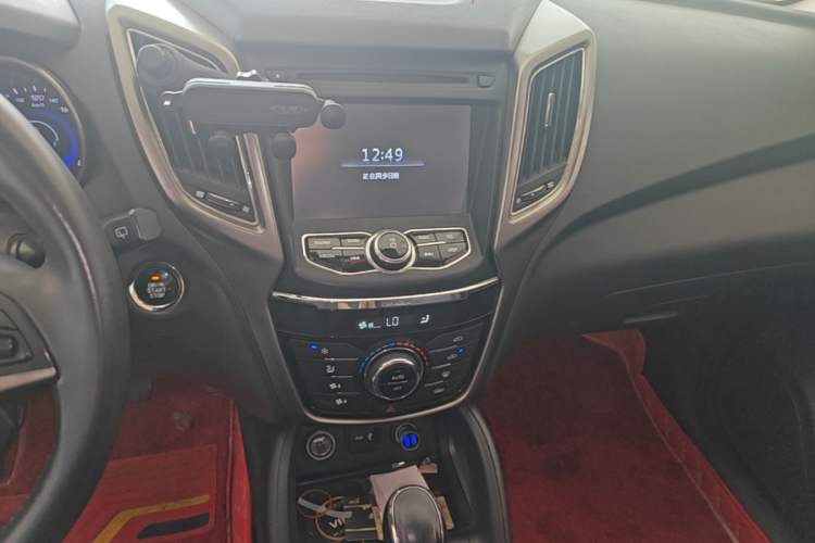 Used CHANGAN CS75 2014 1.8T Automatic Elite Model China IV Standard Audio And AC Panel