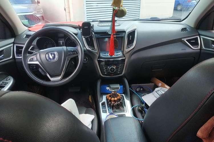 Used CHANGAN CS75 2014 1.8T Automatic Elite Version China V Standard Center Console
