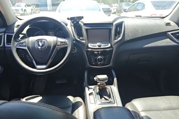 Used CHANGAN CS75 2014 1.8T Automatic Elite Model China IV Standard Center Console