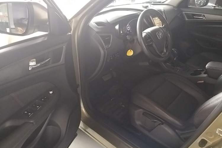 Used CHANGAN CS75 2014 1.8T Automatic Elite Model China IV Standard Driver Seat