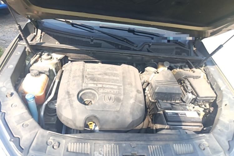 Used CHANGAN CS75 2014 2.0L Manual Leading Version China IV Standard Engine Bay