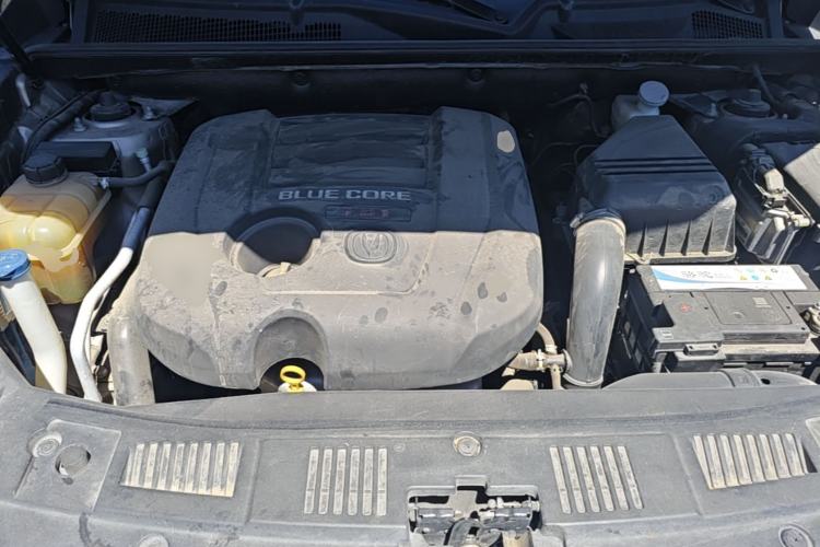 Used CHANGAN CS75 2014 1.8T Automatic Elite Model China IV Standard Engine Bay