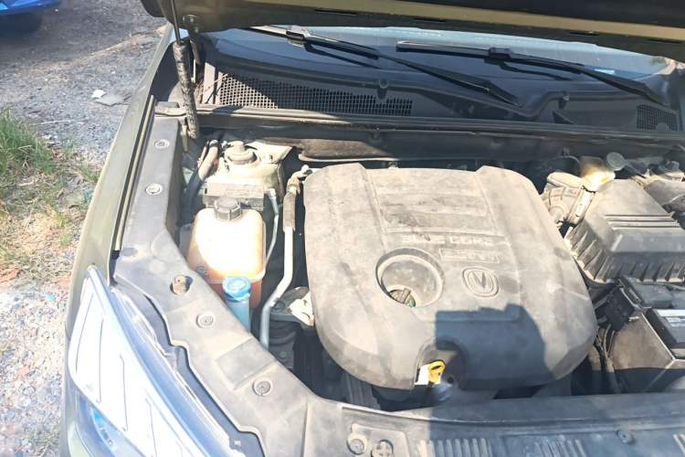 Used CHANGAN CS75 2014 2.0L Manual Leading Version China IV Standard Engine Bay Right