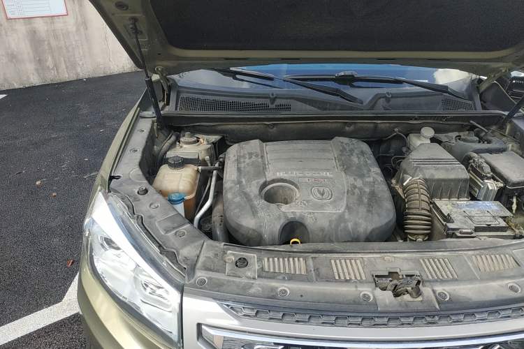 Used CHANGAN CS75 2014 1.8T Automatic Elite Version China V Standard Engine Bay Right