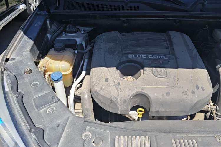 Used CHANGAN CS75 2014 1.8T Automatic Elite Model China IV Standard Engine Bay Right