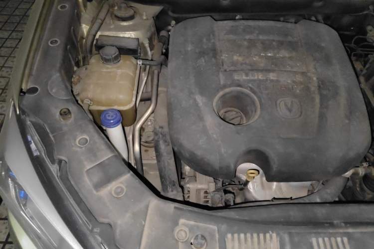 Used CHANGAN CS75 2014 1.8T Automatic Elite Version China V Standard Engine Bay Right