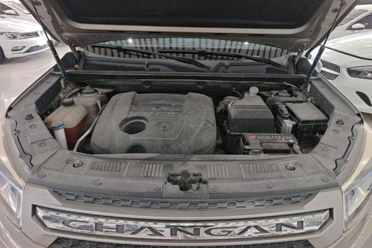 Used CHANGAN CS75 2014 2.0L Manual Luxury Version China IV Standard Engine Bay