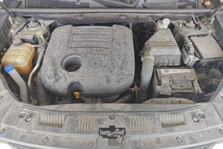 Used CHANGAN CS75 2014 1.8T Automatic Elite Model China IV Standard Engine Bay