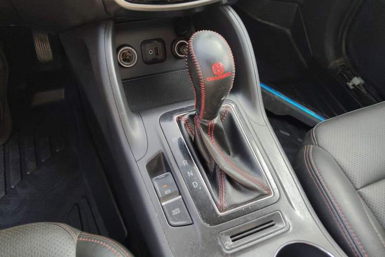 Used CHANGAN CS75 2014 1.8T Automatic Elite Model China IV Standard Gear Lever