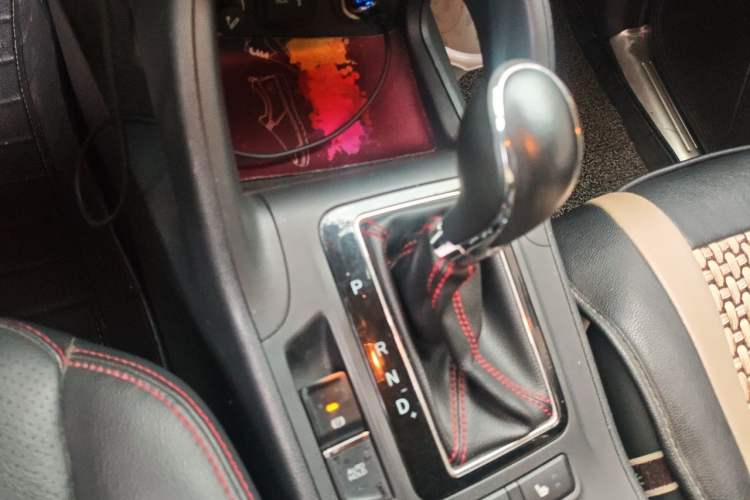 Used CHANGAN CS75 2014 1.8T Automatic Prestige Model China V Standard Gear Lever