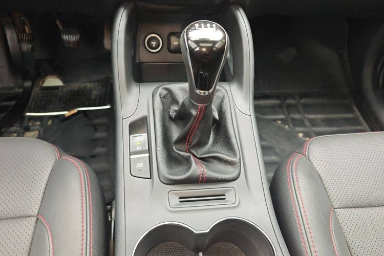 Used CHANGAN CS75 2014 2.0L Manual Luxury Version China IV Standard Gear Lever