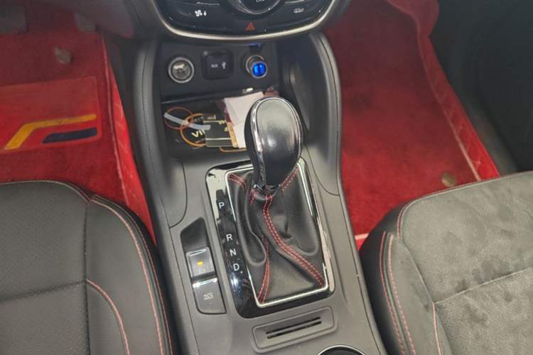 Used CHANGAN CS75 2014 1.8T Automatic Elite Model China IV Standard Gear Lever