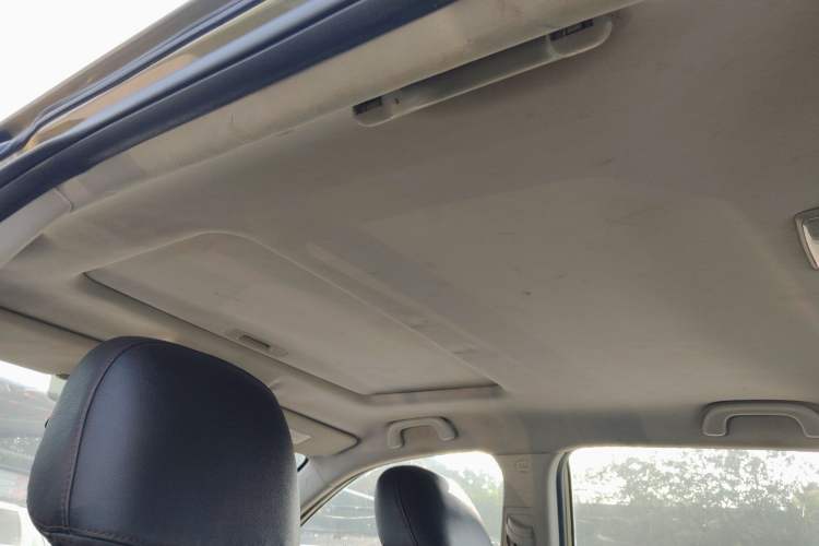Used CHANGAN CS75 2014 1.8T Automatic Elite Model China IV Standard Headliner