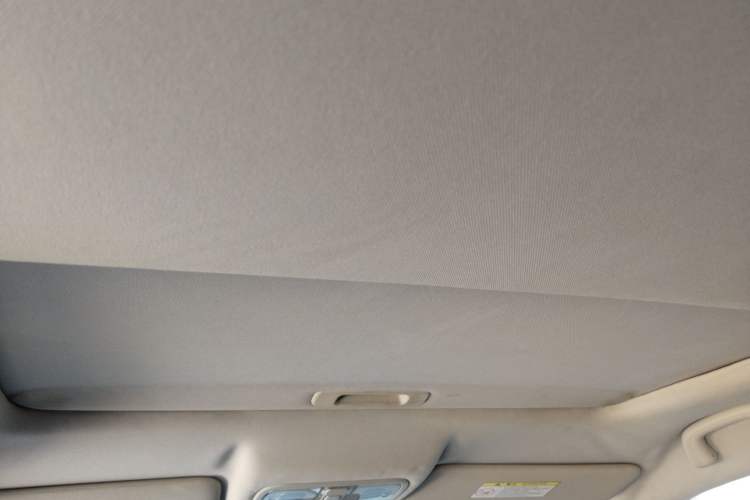 Used CHANGAN CS75 2014 2.0L Manual Luxury Version China IV Standard Headliner