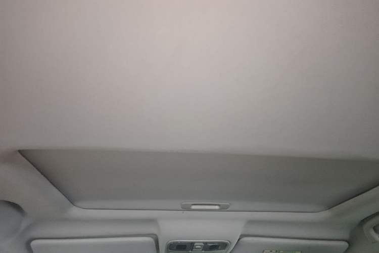 Used CHANGAN CS75 2014 2.0L Manual Luxury Version China IV Standard Headliner