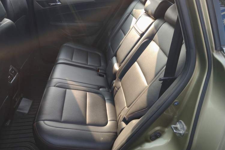 Used CHANGAN CS75 2014 1.8T Automatic Elite Model China IV Standard Interior 4