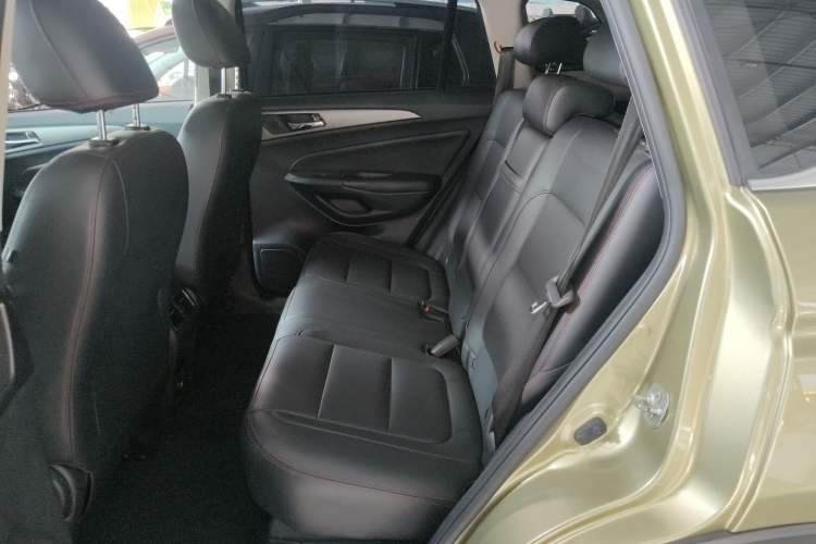 Used CHANGAN CS75 2014 1.8T Automatic Elite Model China IV Standard Interior 4