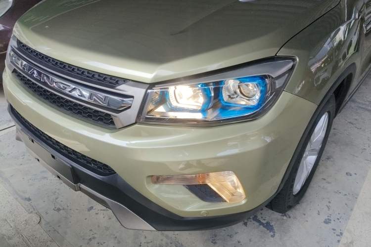 Used CHANGAN CS75 2014 1.8T Automatic Elite Model China IV Standard Left Front Headlight