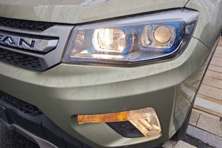 Used CHANGAN CS75 2014 2.0L Manual Luxury Version China IV Standard Left Front Headlight