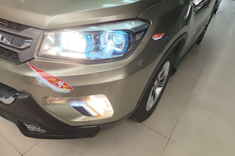 Used CHANGAN CS75 2014 1.8T Automatic Elite Model China IV Standard Left Front Headlight