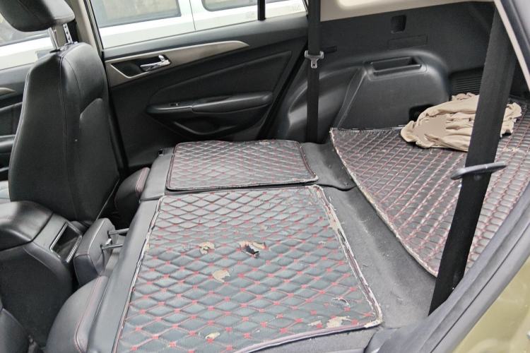 Used CHANGAN CS75 2014 2.0L Manual Luxury Version China V Standard Left Rear Seat
