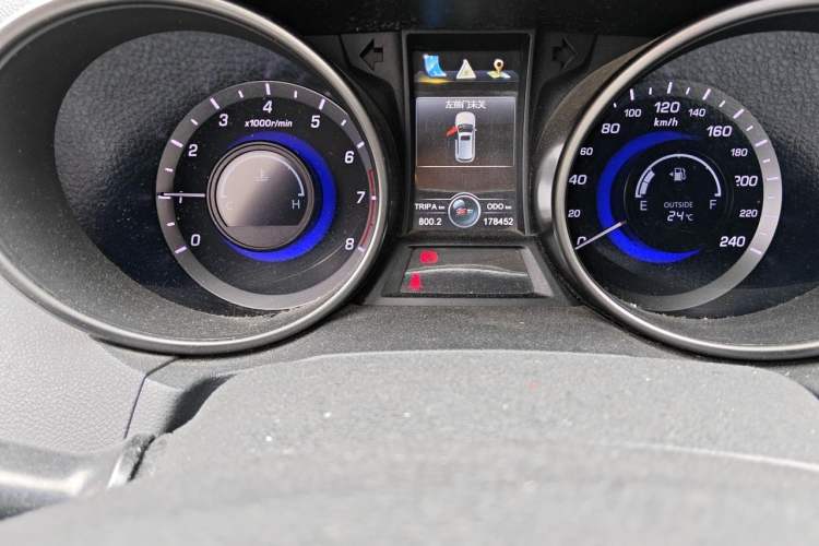 Used CHANGAN CS75 2014 2.0L Manual Luxury Version China V Standard Odometer Close Up