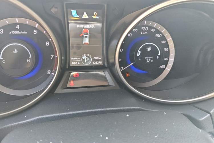 Used CHANGAN CS75 2014 1.8T Automatic Elite Model China IV Standard Odometer Close Up