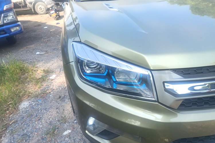 Used CHANGAN CS75 2014 2.0L Manual Leading Version China IV Standard Right Front Headlight