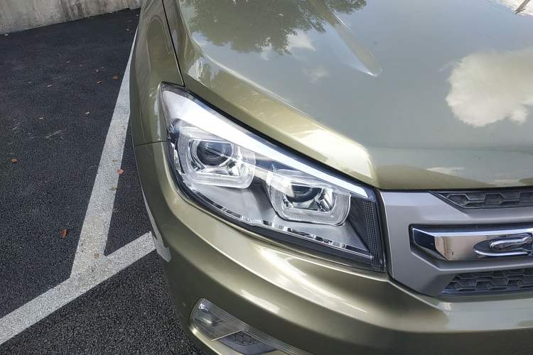 Used CHANGAN CS75 2014 1.8T Automatic Elite Version China V Standard Right Front Headlight